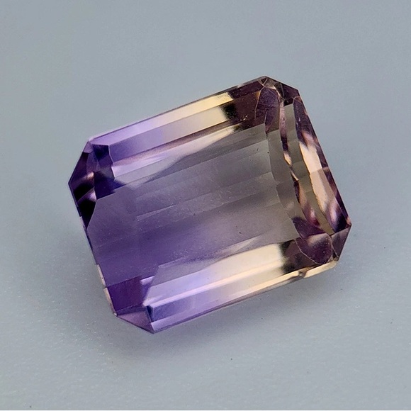 2.6 Cts Natural Bolivian Ametrine - Picture 1 of 17